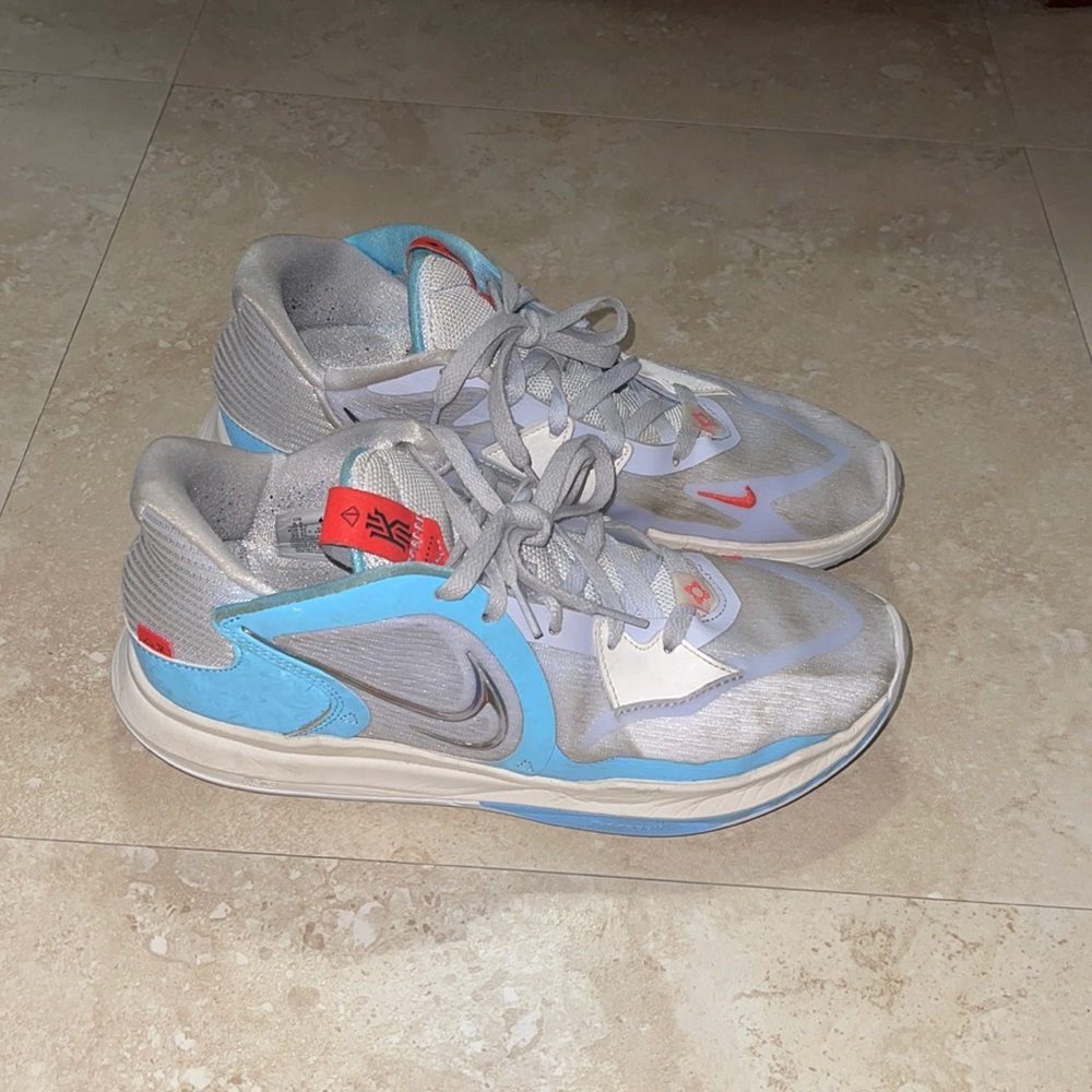 Kyrie Low 5 “Football Grey”
